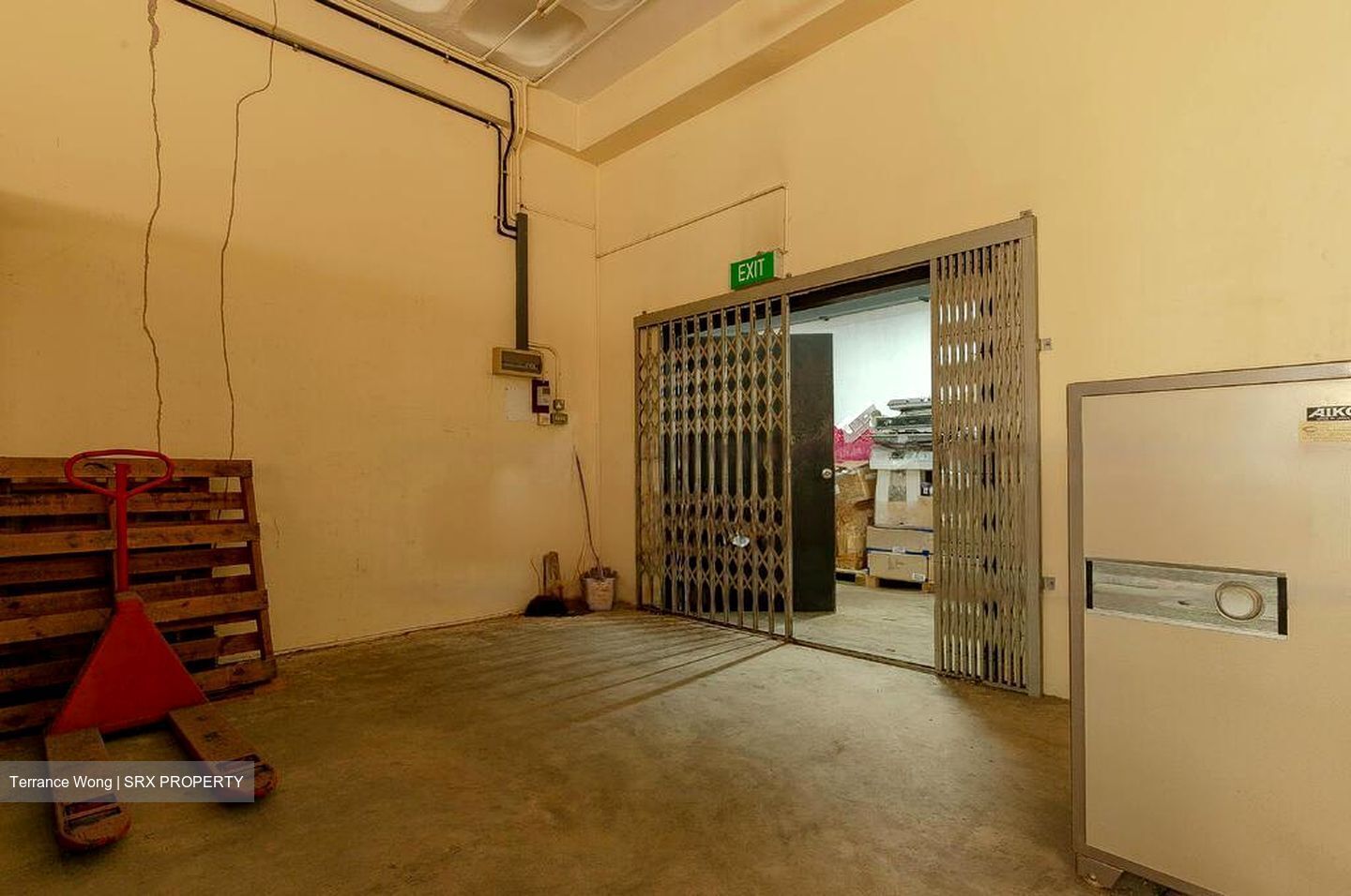 Hillview Warehouse (D23), Factory #483774601